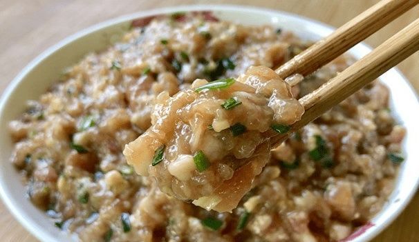 饺子要好吃,调馅最关键,教你饭店不外传的肉馅调法,鲜嫩多汁