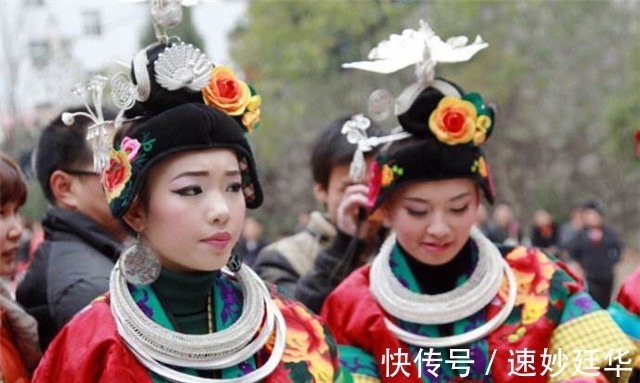 险峻@56个民族以外的民族,为国效忠几百年,现居深山,身份证很特殊