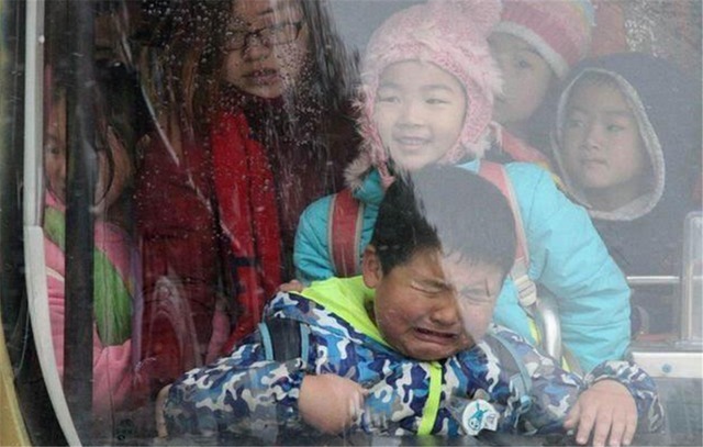 文雅|爸爸姓“朱”,给娃取了个“文雅”的名字,上学第一天却哭着回家