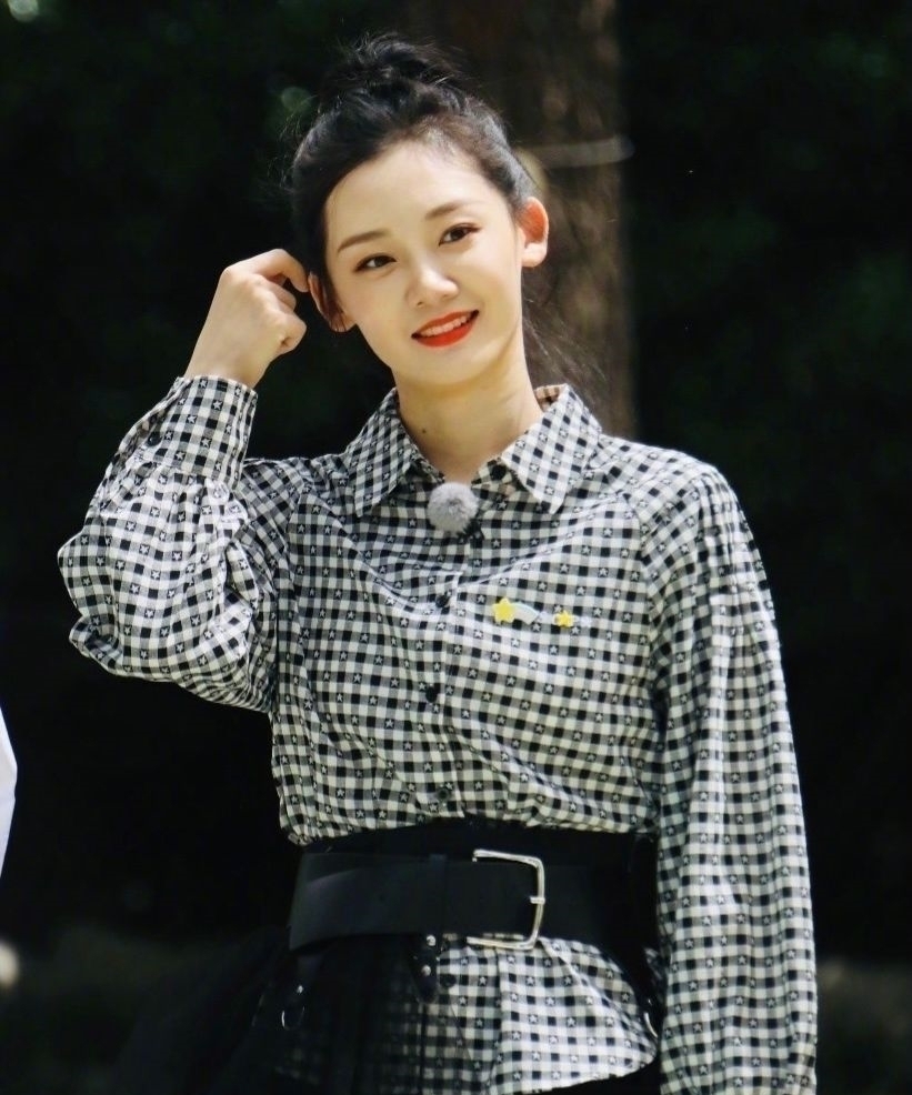 李晨|苗苗郑恺合体录跑男现场照曝光,女方肤白貌美,郑恺全程追妻被虐