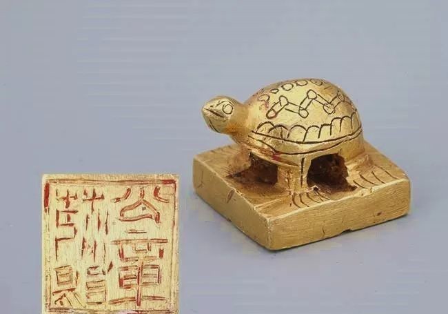 玻璃制品|一只2000高龄的玻璃制品,全世界仅此一件