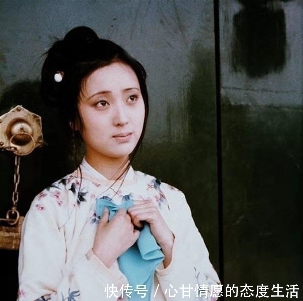 贾环&林黛玉寄居贾府,明明每月只有二两月钱,为何能大把钱赏赐下人