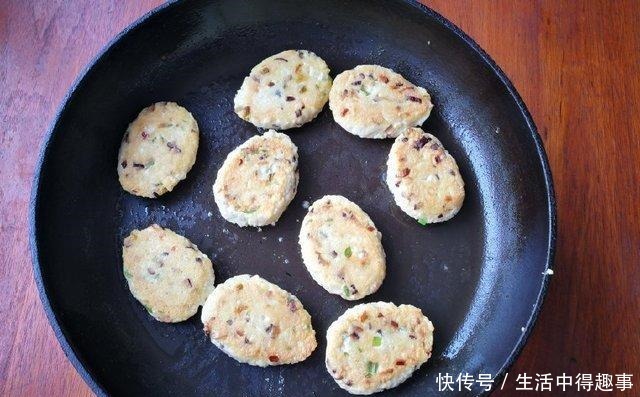 豆腐创意吃法,鲜香下饭,比肉还受欢迎,上桌孩子抢着吃!