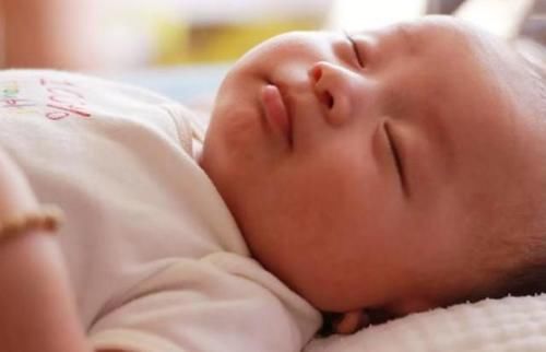 胎教|孩子睡觉时有这3个“信号”，说明他大脑发育快，将来双商高