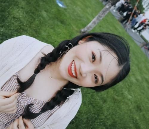 枫叶色|热门的“枫叶色”是哪几只?这些口红颜色特别适合黄皮使用更显白