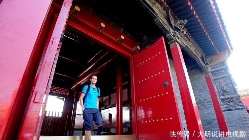 古人建房讲究装门槛,可故宫里不少殿宇偏没有,这其中有何原因?