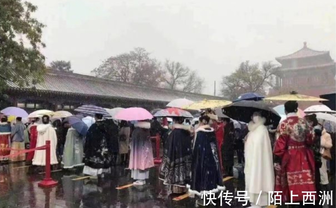 邵明明|汉服又出圈了,国风传统给我火!