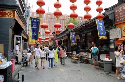 外出旅行需要带什么？导游提醒：有4类物品带了没用又麻烦