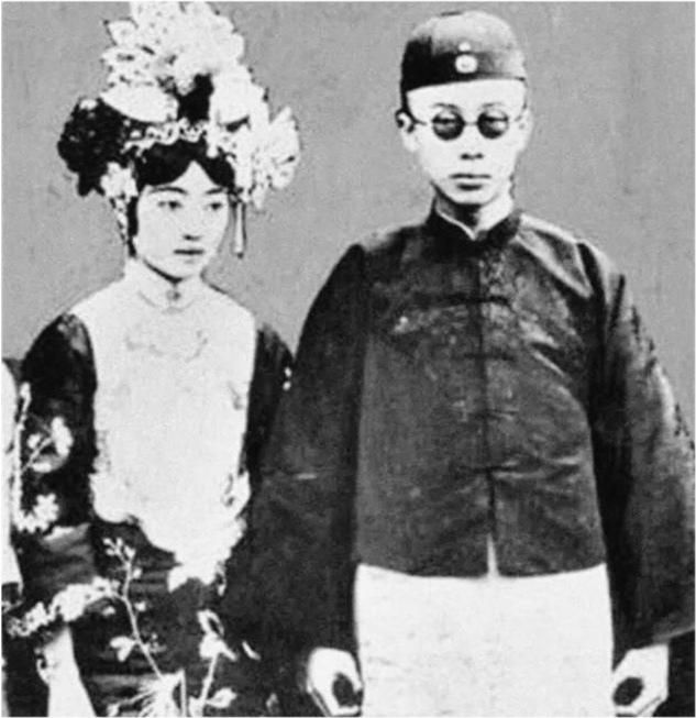 妻子|晚清夫妻老照片:图3眉目传情,图4是堪称晚清“最有名”的夫妻