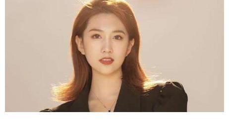 湖南台女主持人大洗牌,五小花两人已掉队,新人迅速上位