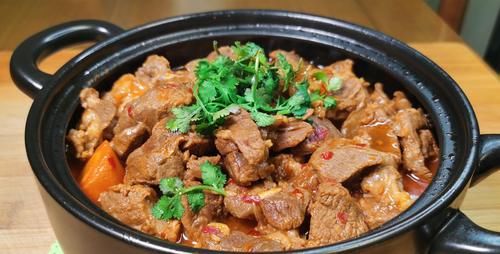 “小寒”气节天寒冷,做一道“萝卜炖羊肉”,驱寒暖胃真好吃
