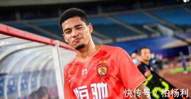严鼎皓|中超悬念真没了山东泰山收获大喜讯,球迷建议再买这3人!