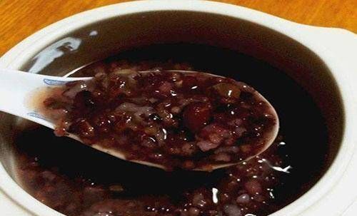 早餐常能为孩子们做这种粥,不仅好喝,而且健脾补血,是孩子们最爱吃的
