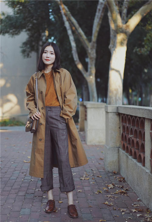 小个子穿风衣的“选款妙计”，这4点才是关键，学会轻松显瘦增高