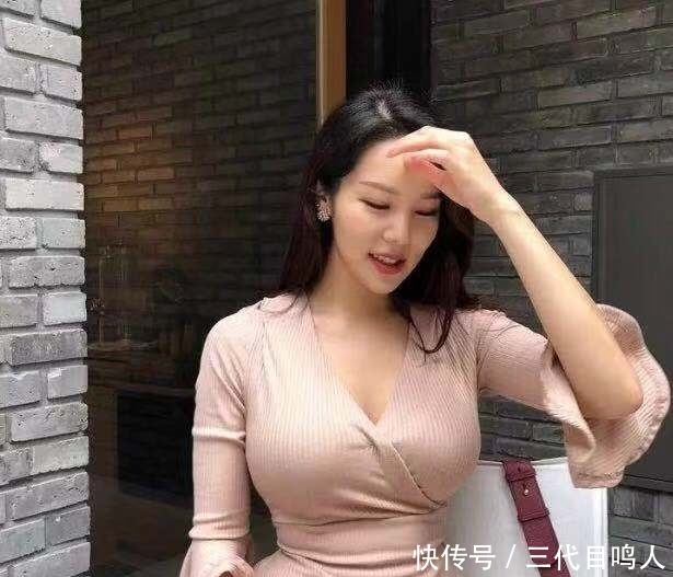  美女|街拍：个性气质显眼的美女，凹凸曼妙,修身显瘦别致又性感！