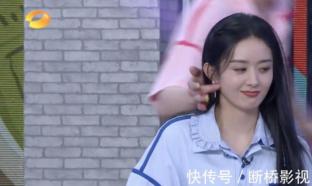 谢娜|赵丽颖参加《快本》预告片曝光，卖力烘托气氛，助阵好友谢娜回归