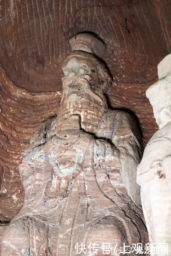 龙王&安岳石窟发现明代龙王像，与《西游记》中东海龙王惊人相似