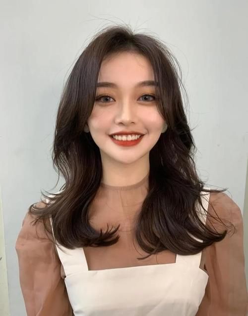 颜值高的女生都会留这几款发型，是时候试一试了！
