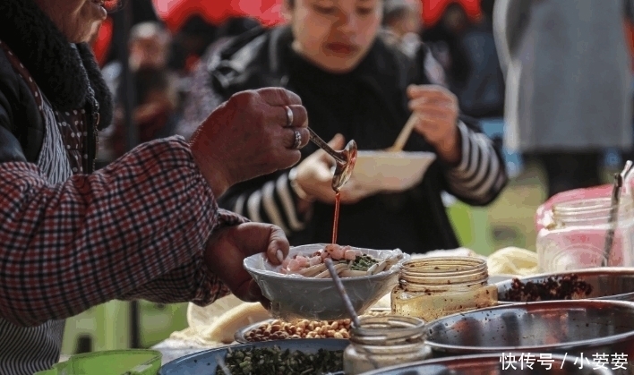  中国4种出名的“特色”早餐,图1管饱又实惠,图4一般人不敢吃