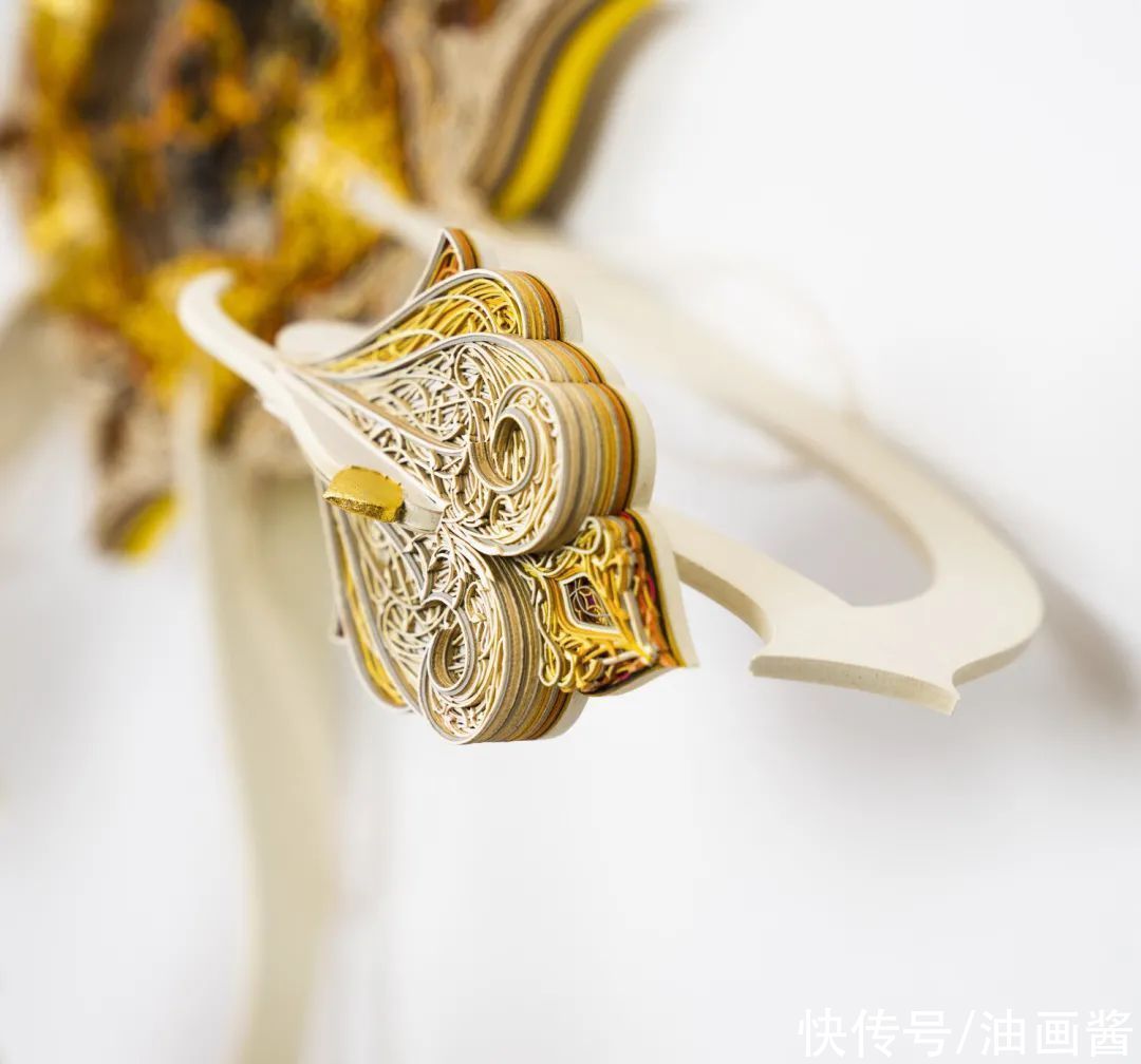 埃里克·斯坦德利&他用时6个月,耗费200张纸,就为制作一个纸雕作品