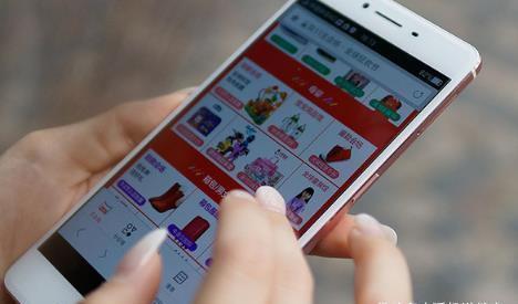 成绩|家长“花式晒成绩”火了,赢了面子害了孩子,网友直呼老凡尔赛了