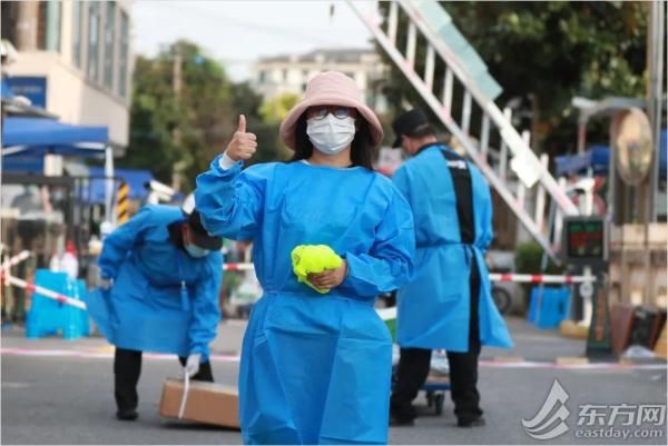警戒线|上海公布昨日2例本土病例活动轨迹,现场直击中风险小区