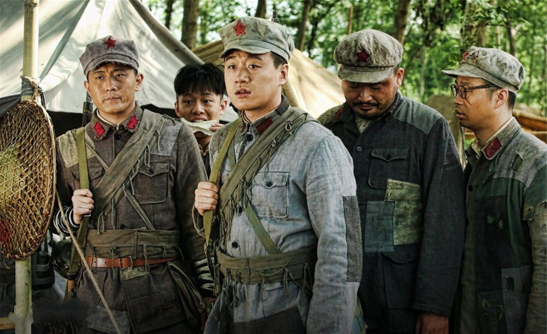 飞夺|红军飞夺泸定桥之前,敌军为何不直接把桥炸毁?老兵道出无奈实情