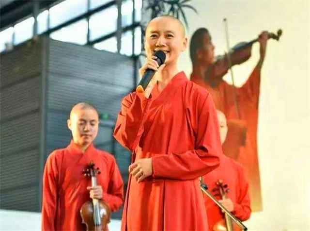 尼姑$她被誉为中国美女尼姑,985毕业却断发出家,年近三十仍不想还俗