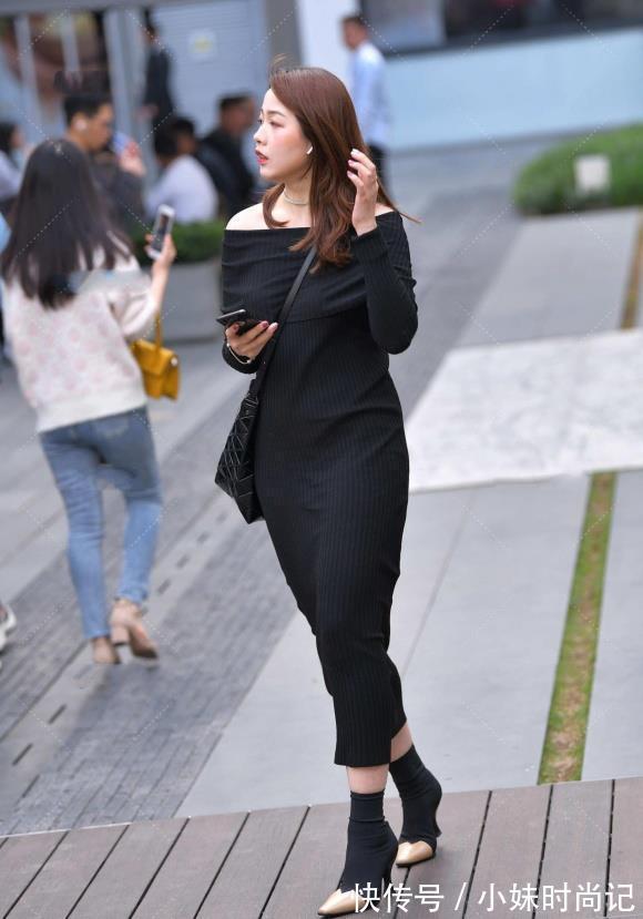 针织|黑色一字肩针织长裙,优雅好看显身材,凸显成熟的气质