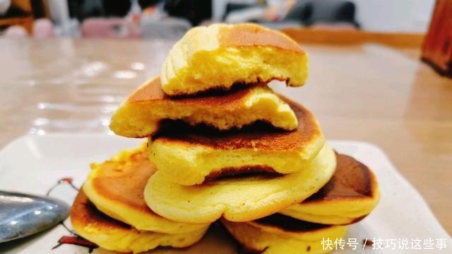 在家也能做的松软小蛋糕,只需一口锅三种材料,无添加柔软喷香