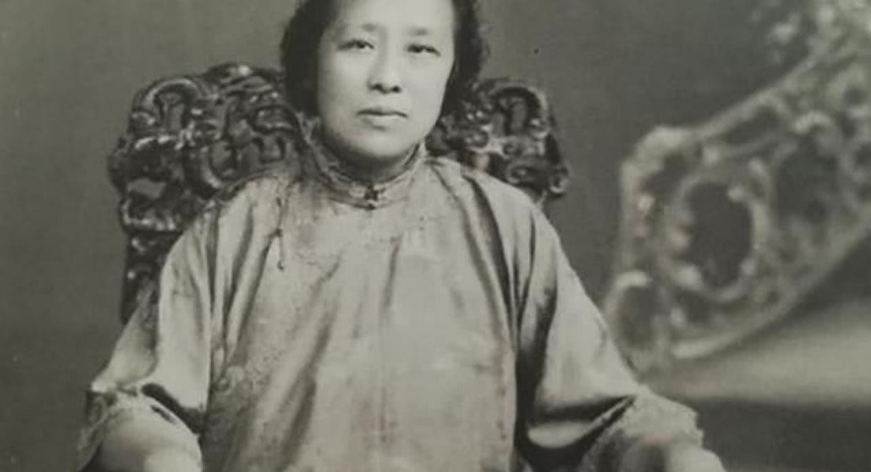 高玲|女汉奸83岁终于说出真相,一直在忏悔,死后捐出全部遗产