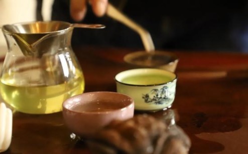 心脏|心梗来临前，晚上睡觉时会有4种“不适”，两类人群要留心