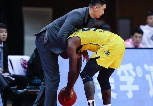 福建男籃|CBA超級(jí)外援惹爭(zhēng)議!表現(xiàn)糟糕讓人失望,消極怠工?