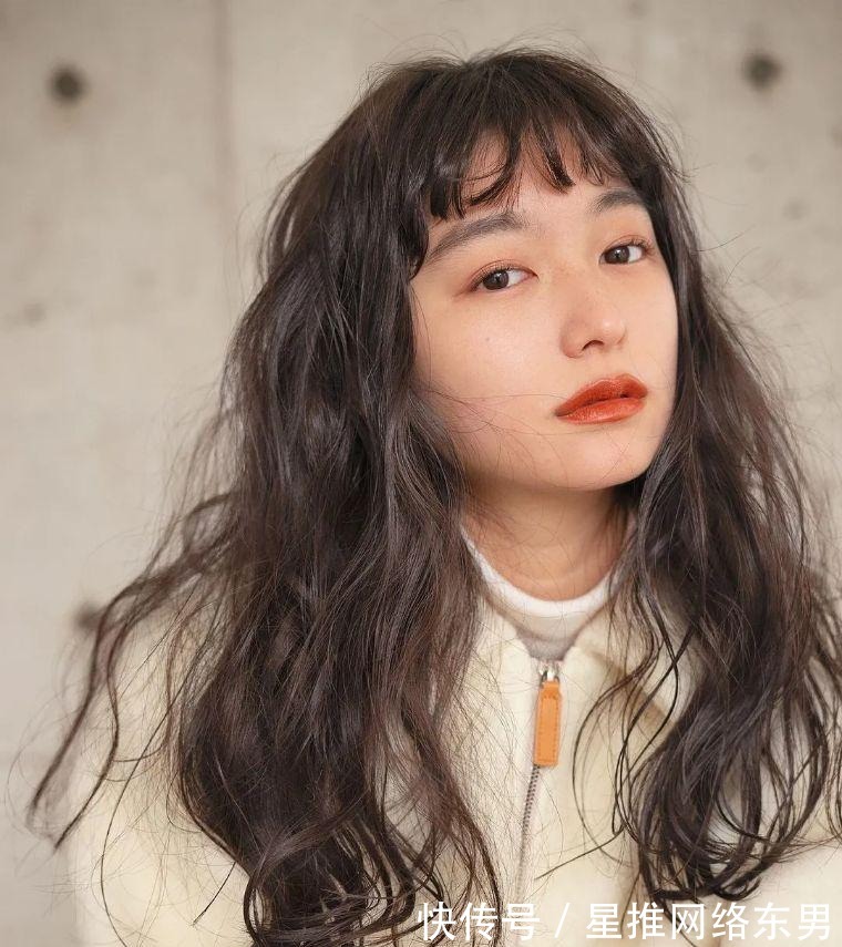 女生|方脸女生适合什么发型?这4种发型参考,绝对让你美到犯规!
