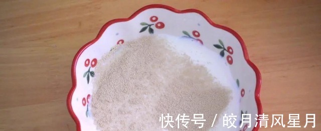 浸奶式面包从未吃过这样的面包，外形丑，口感比蛋糕还软嫩！