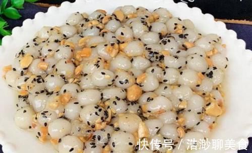 入冬后，这甜品我家隔三差五吃，一煮一炒，甜甜糯糯，热乎又暖胃