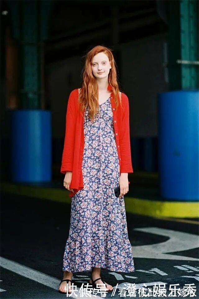 v领 “百褶裙”不受宠了,今年开始流行“奶奶裙”,青春减龄有气质