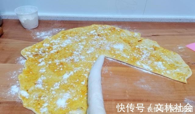 两口子周末这样吃午晚餐，不丰盛却舒心暖胃，网友简单的幸福