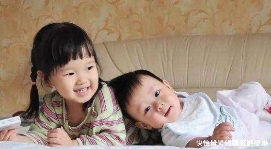 二胎政策|二宝出生,老大和谁睡宝妈的坚持遭全家质疑,3年后却被夸精明