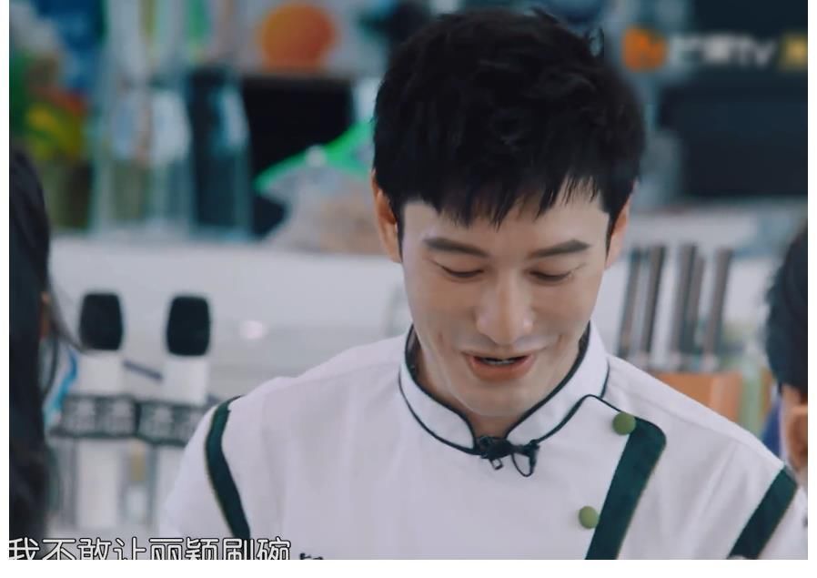 下期《中餐廳》未播先火，趙麗穎化身“趙小刀”，懟得黃曉明無言