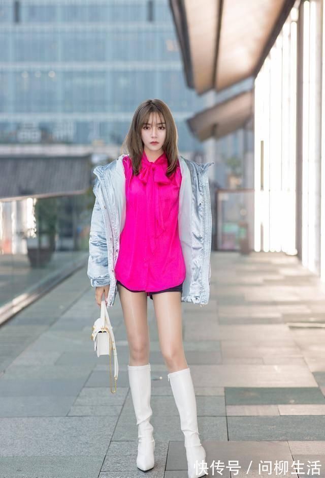 漆皮 挑战常规黑丝袜太有魅力了,这样穿一点不庸俗,赚足回头率