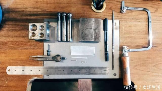 这件暗藏机关的项链,又变手链的可拆搭扣