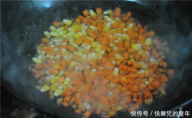 好吃|儿子最爱的早餐，省事又好吃，柔软蓬松，比肉包子还要香
