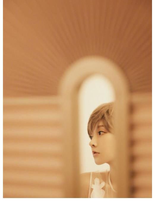 佛系少女|冯提莫银灰短发造型大变，颠覆往日甜美形象，网友：热血动漫女主