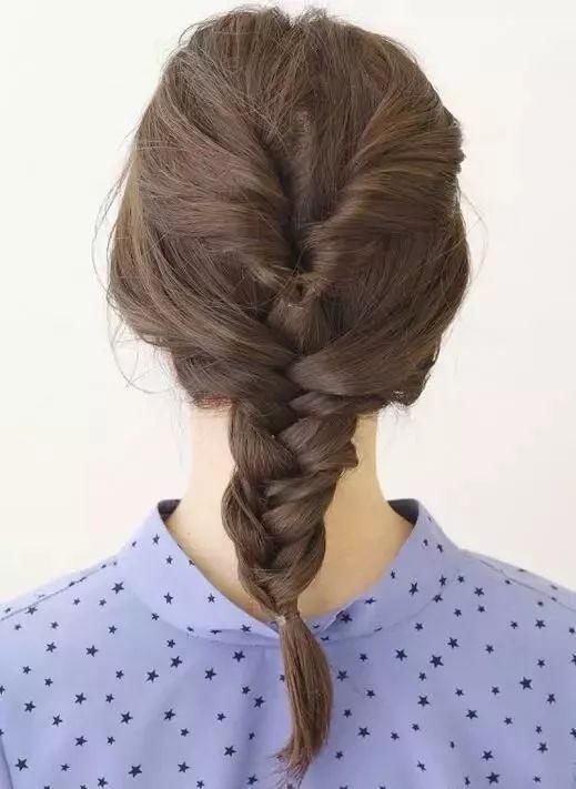 卷发怎么扎简单又好看，学会这5种就够了