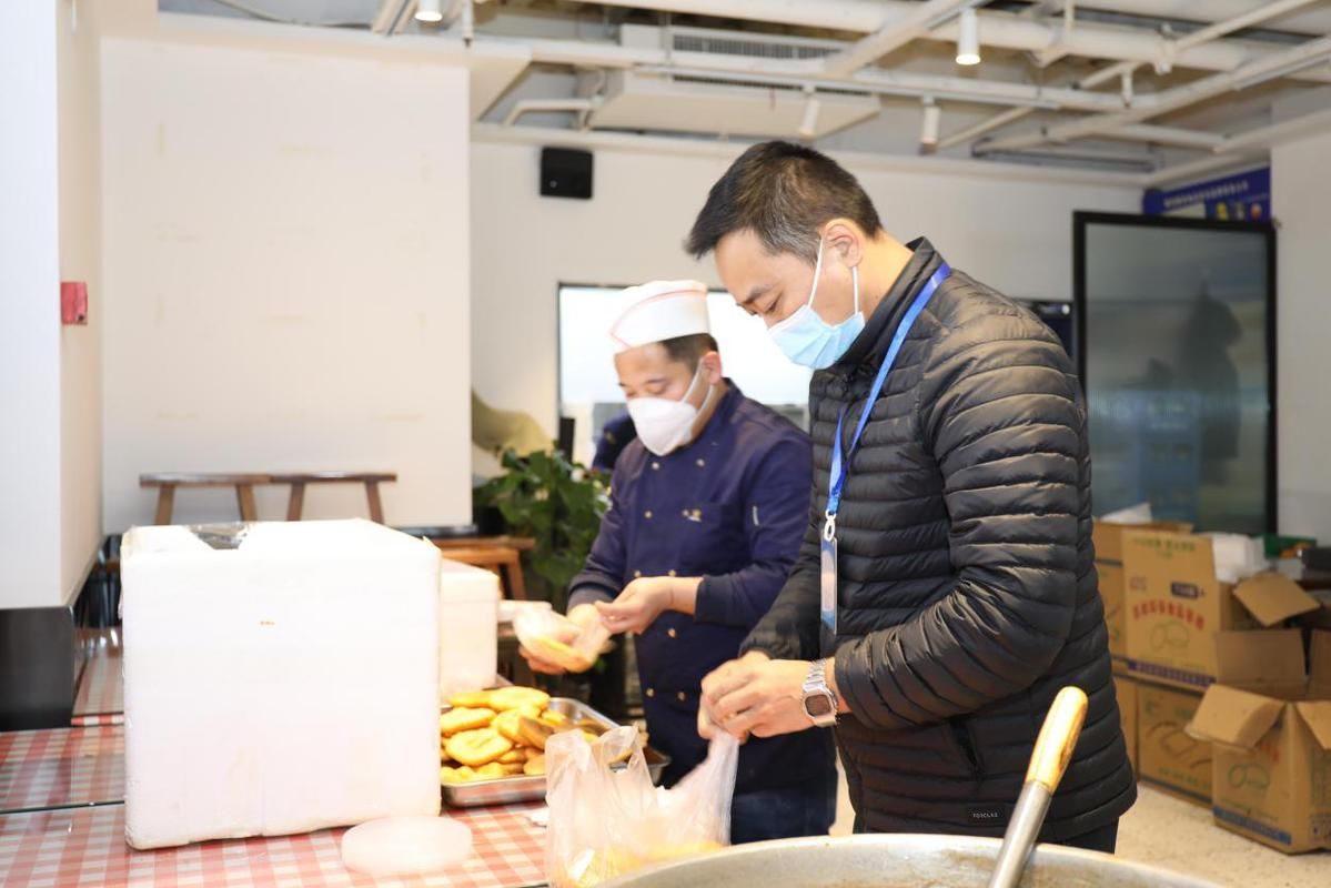 西安高新区|我在“疫”线：热腾腾的饸饹面面送“疫”线