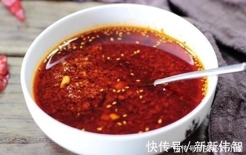 亲爱的|辣椒油,很多人都做错了,难怪没有香辣味大厨这样做才对