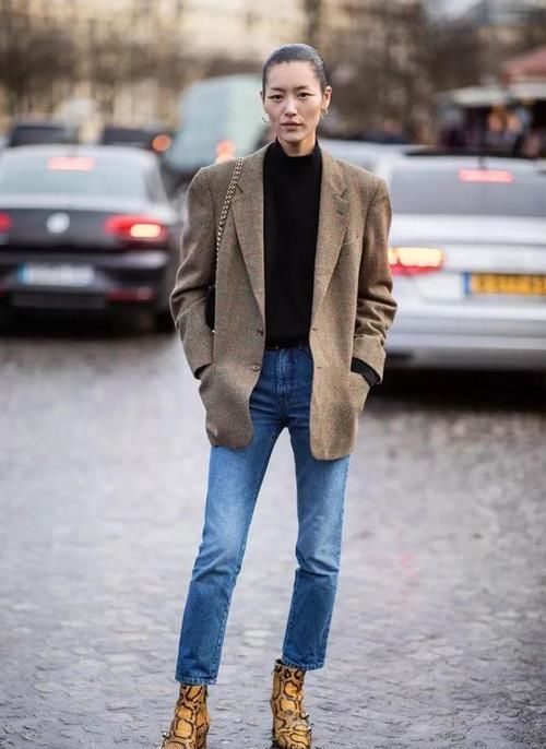  别总|40多岁的女人别总穿羽绒服！多试试这4款外套，时髦保暖又洋气