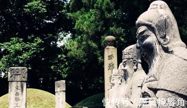 邓广铭$岳飞墓前的跪像为何没有赵构? 因为赵构儿子帮了爹一把
