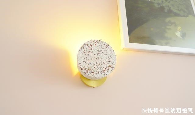 墙面|看腻了北欧风，43㎡一居室靠超美配色做到了优雅高级！